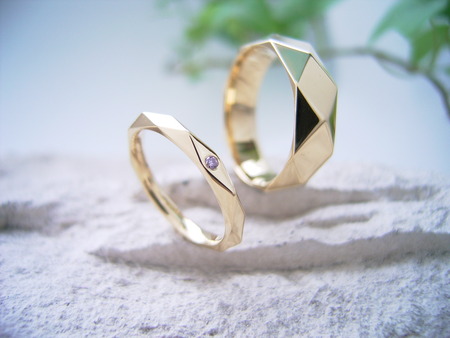 きれいにに輝くダイヤカットの指輪です！結婚指輪石川県