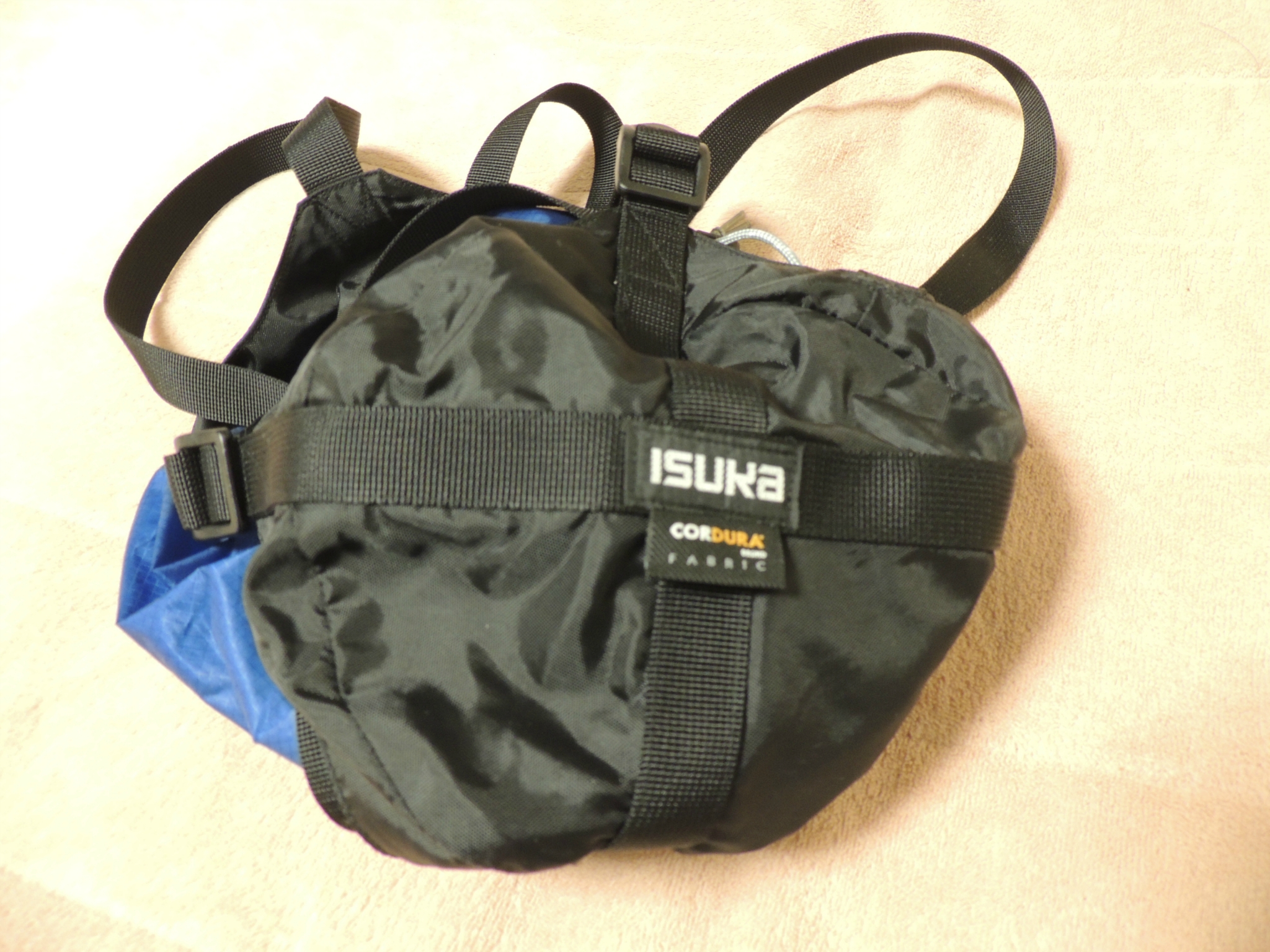 イスカ（ISUKA）　 ウルトラライト　コンプレッションバッグ　M